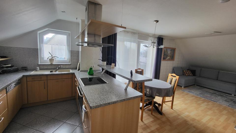 Dachgeschoßwohnung Knittlingen - 3 Zimmer, 70 m&sup2;, 700&euro; | Angebot:24774348