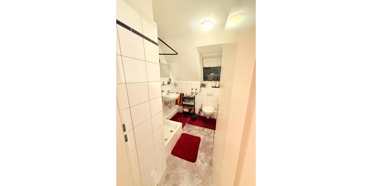 Dachgeschoßwohnung Hamburg Langenhorn - 2.5 Zimmer, 60 m&sup2;, 1.100&euro; | Angebot:26646722