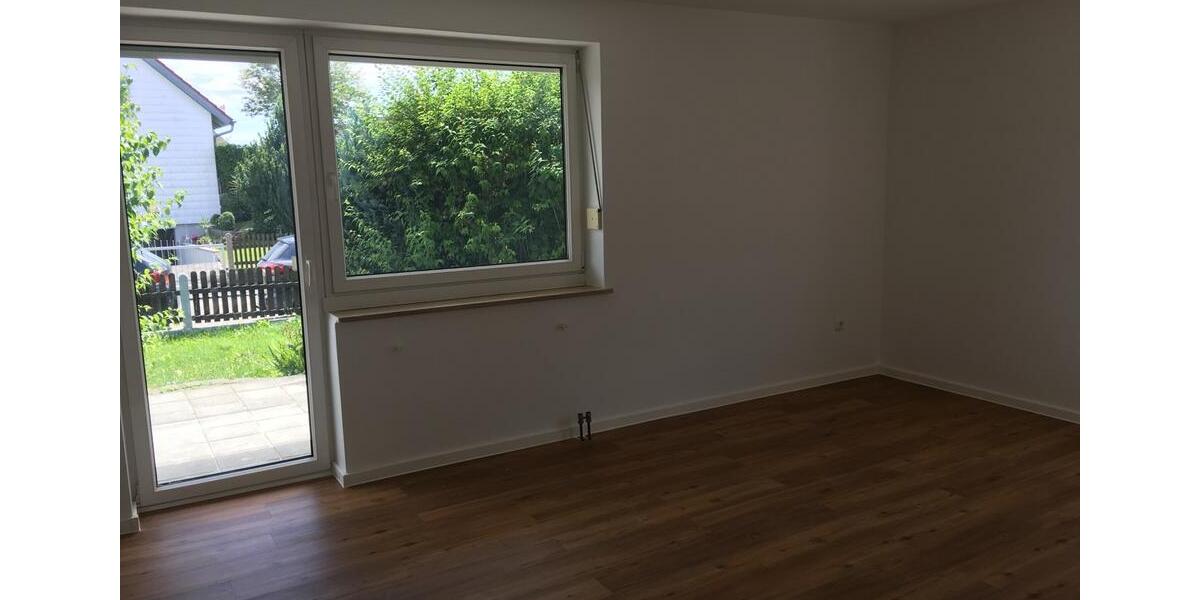 Erdgeschoßwohnung Hemau - 3.5 Zimmer, 110 m&sup2;, 1.350&euro; | Angebot:24781160