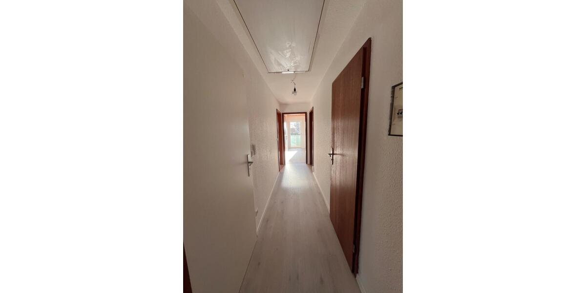 Helle 3-Zimmer DG Wohnung mit Südbalkon - 68 Quadratmeter 3 zimmer