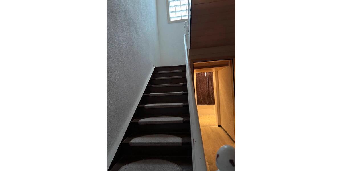 Einfamilienhaus Ehringshausen - 5 Zimmer, 105 m&sup2;, 1.100&euro; | Angebot:24660365