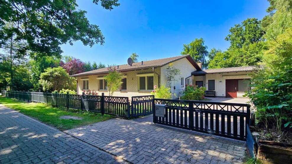 Haus zum Mieten in Eicklingen Sandlingen 1.400 € 213.94 m²