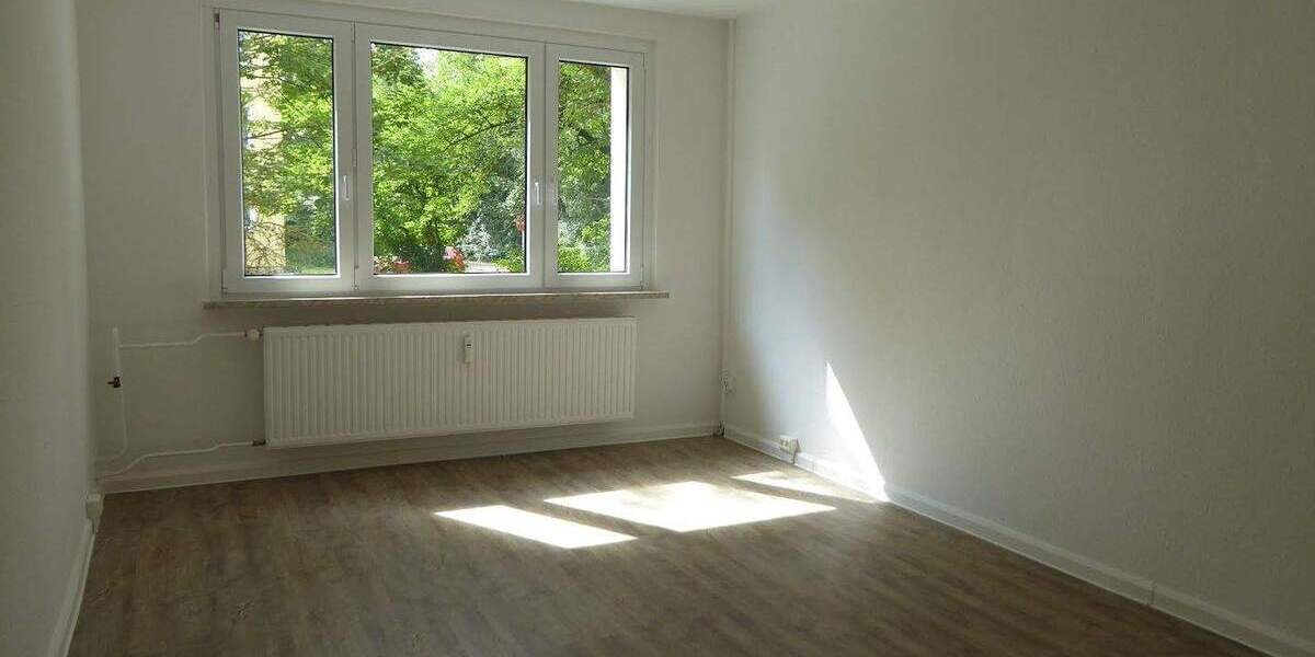 Etagenwohnung Bernburg (Saale) Bernburg - 3 Zimmer, 57 m&sup2;, 329&euro; | Angebot:25739820