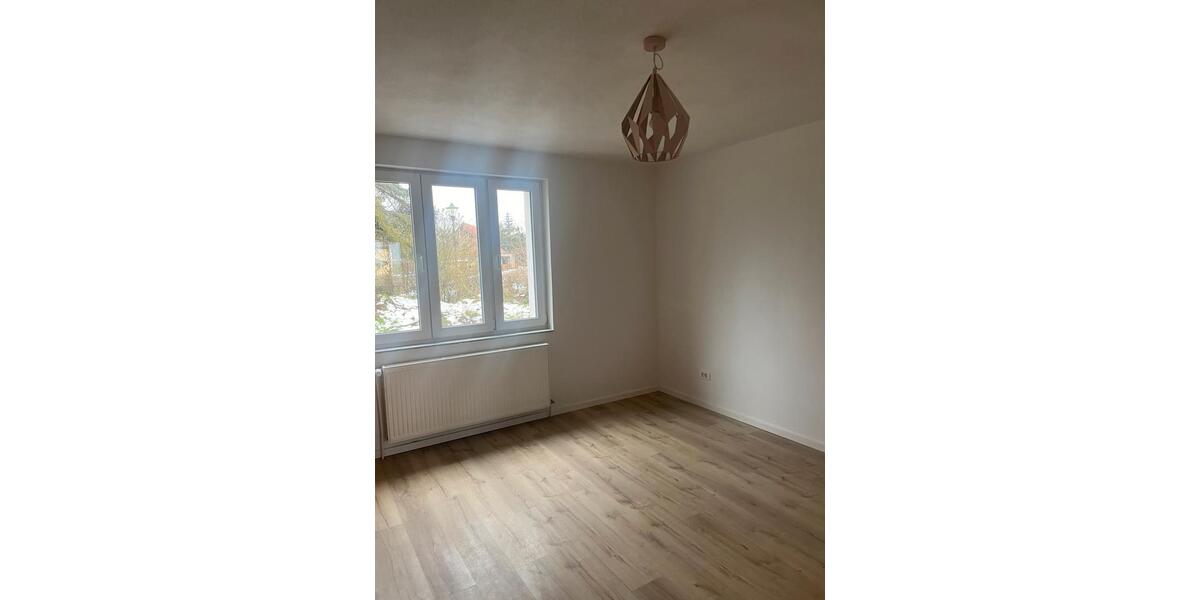 Mehrfamilienhaus, Wohnhaus Erxleben - 12 Zimmer, 300 m&sup2;, 2.500&euro; | Angebot:25220416