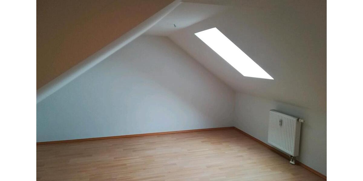 Dachgeschoßwohnung Gilching - 1 Zimmer, 83 m&sup2;, 1.650&euro; | Angebot:24763461