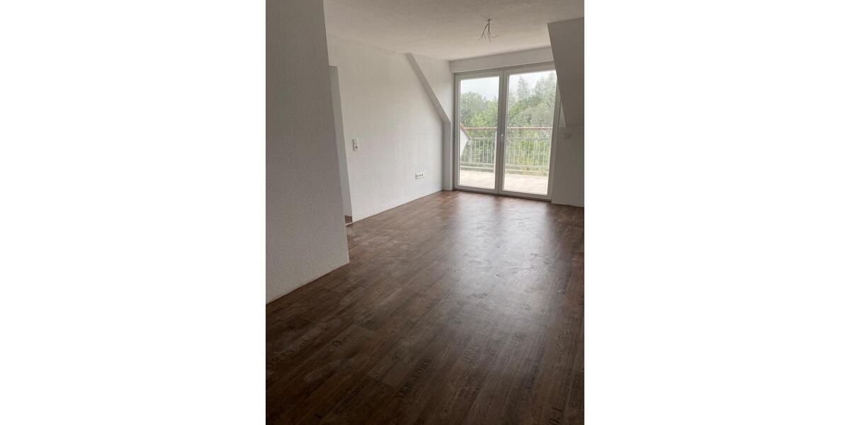Dachgeschoßwohnung Staufenberg - 3 Zimmer, 95 m&sup2;, 1.000&euro; | Angebot:26254515