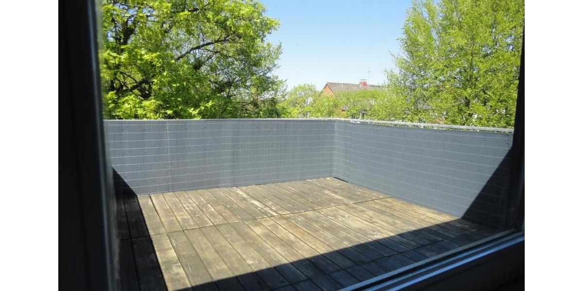 Dachgeschoßwohnung Kiel - 4 Zimmer, 127 m&sup2;, 1.490&euro; | Angebot:26625648