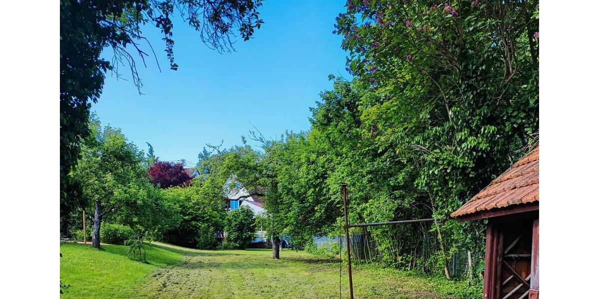 Vermietung: Einfamilienhaus mit großem Garten, zentrale Lage 5 zimmer