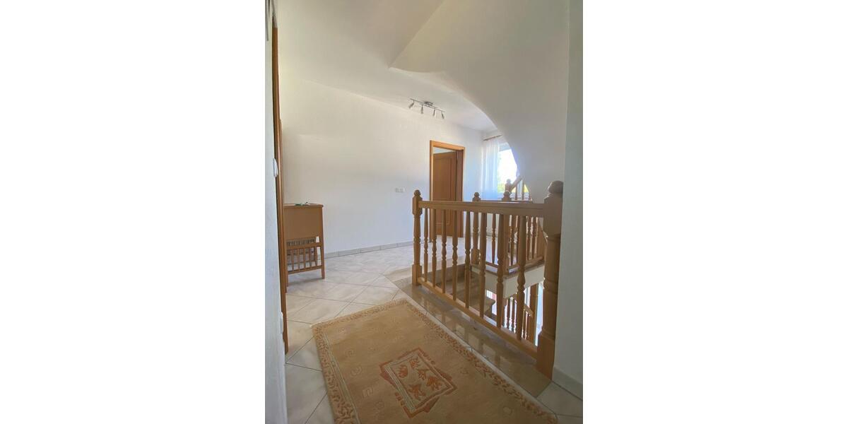 Einfamilienhaus Nentershausen - 4 Zimmer, 129 m&sup2;, 1.400&euro; | Angebot:26650102