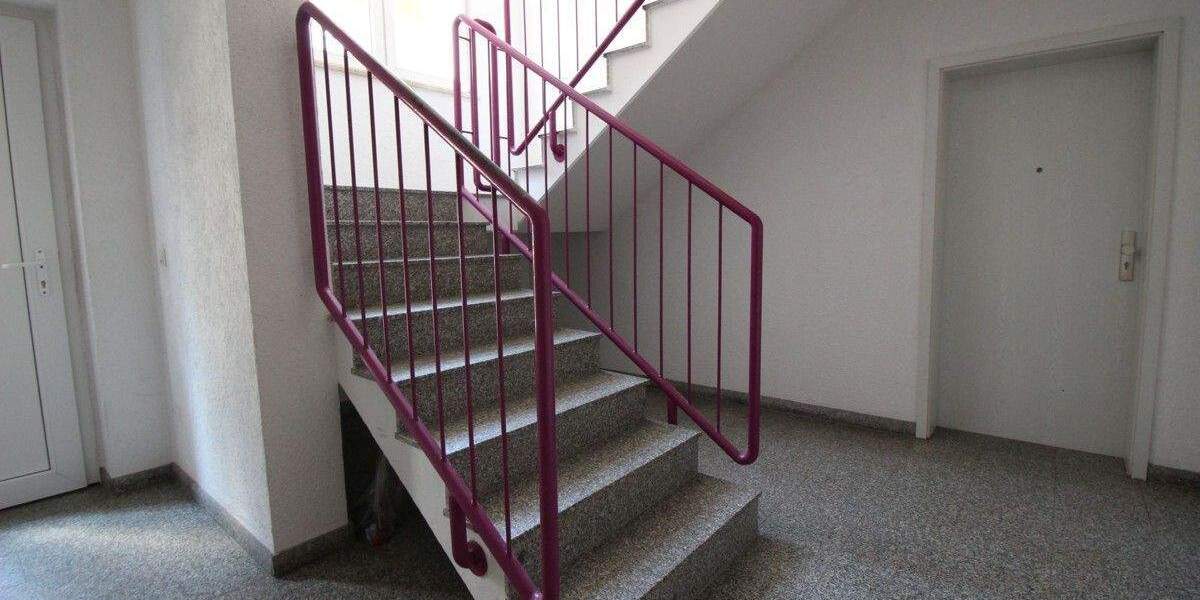 Etagenwohnung Aue - 2 Zimmer, 64 m&sup2;, 387&euro; | Angebot:25776719