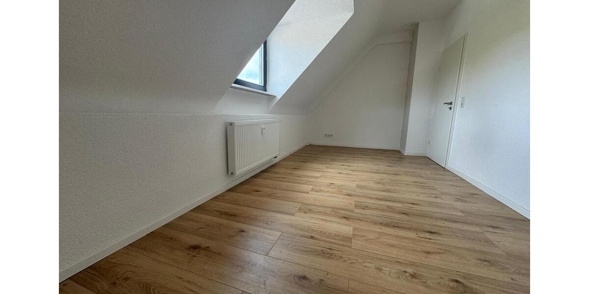Dachgeschoßwohnung Sankt Ingbert - 3 Zimmer, 66 m&sup2;, 685&euro; | Angebot:23811452