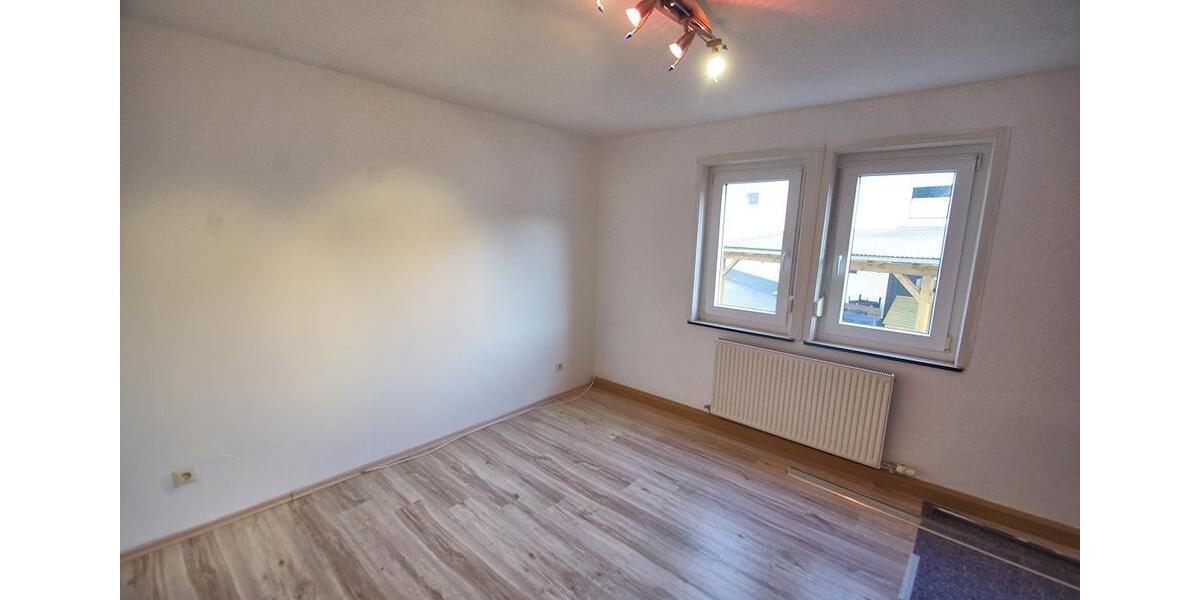 Gepflegtes, renoviertes Einfamilienhaus mit Einbauküche und Terrasse 5 zimmer