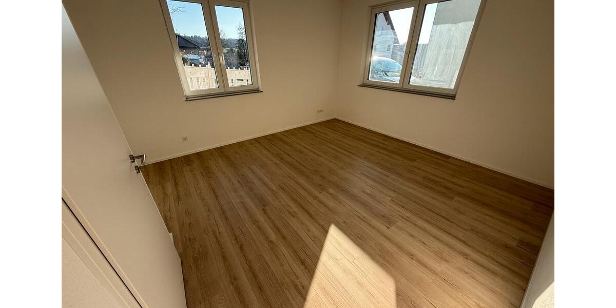 Erdgeschoßwohnung Calw - 3.5 Zimmer, 90 m&sup2;, 1.350&euro; | Angebot:25407156