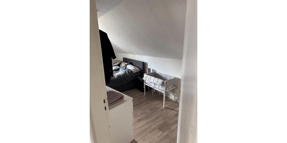 Dachgeschoßwohnung Schleswig - 3 Zimmer, 75 m&sup2;, 700&euro; | Angebot:24819750