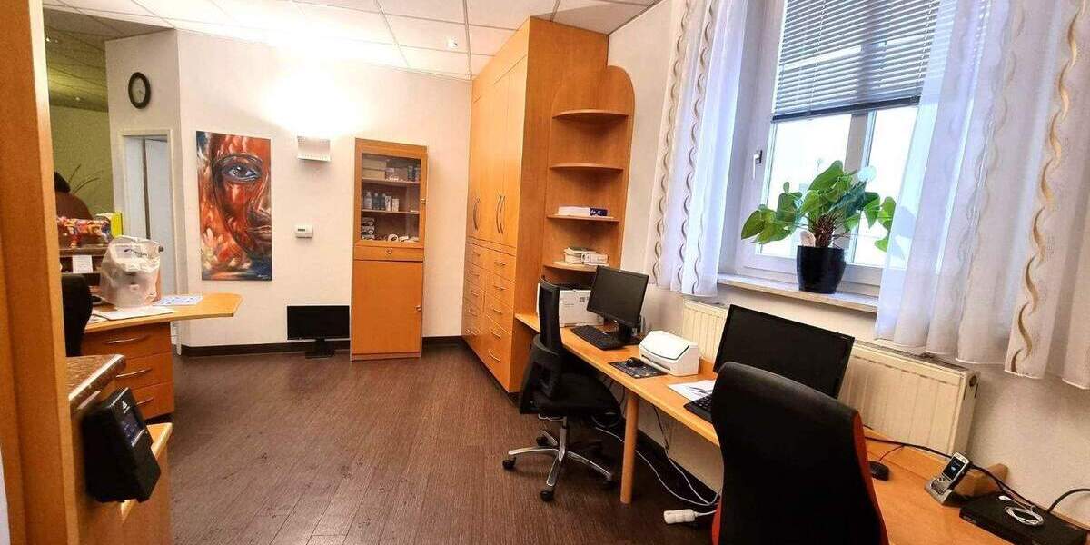 Gewerbeobjekt Amberg - 6 Zimmer, 1.700&euro; | Angebot:24905896