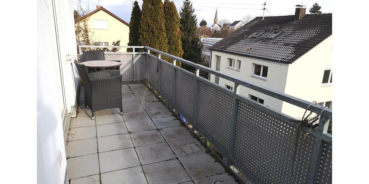 Lichtdurchflutete 4,5 Zimmer Wohnung mit Balkon 4.5 zimmer