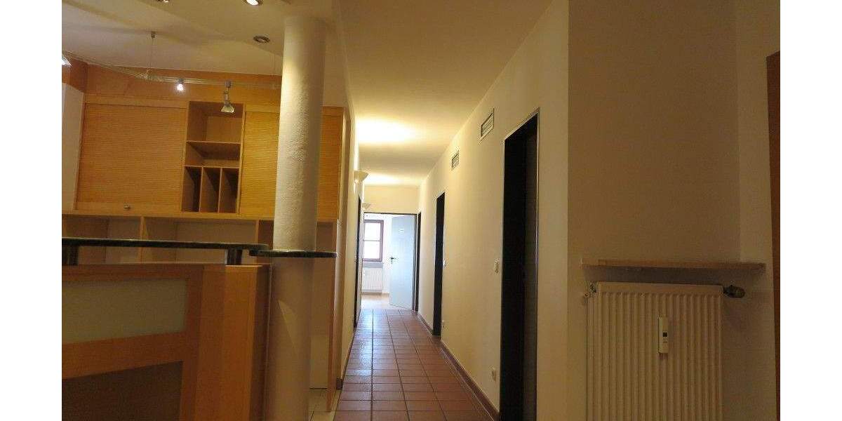 Gewerbeobjekt Berchtesgaden - 4 Zimmer, 101 m&sup2;, 1.400&euro; | Angebot:25705352