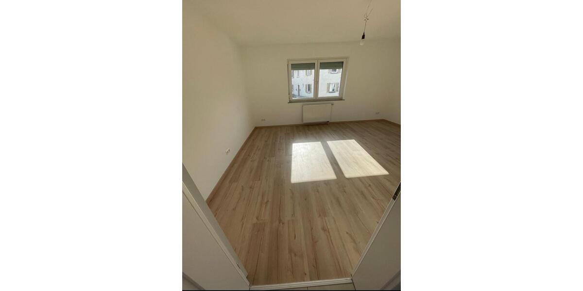 Erdgeschoßwohnung Esslingen am Neckar - 3 Zimmer, 75 m&sup2;, 1.500&euro; | Angebot:26384369