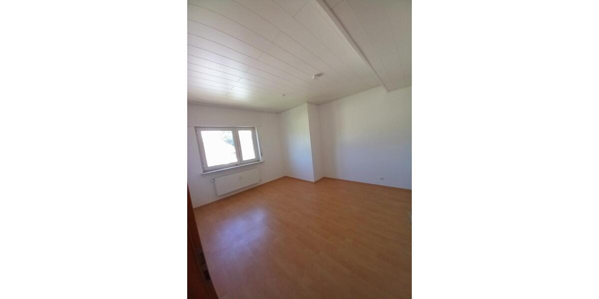 Dachgeschoßwohnung Netphen - 2 Zimmer, 68 m&sup2;, 633&euro; | Angebot:26619395