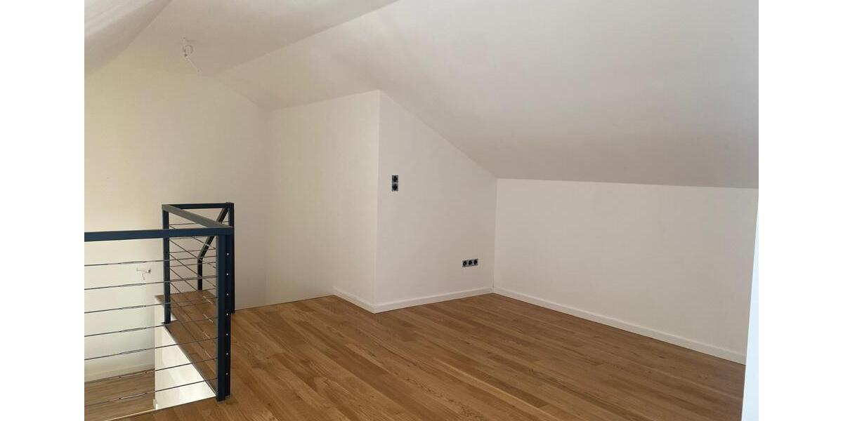 Dachgeschoßwohnung Berlin Mitte - 2.5 Zimmer, 137 m&sup2;, 2.900&euro; | Angebot:24847053
