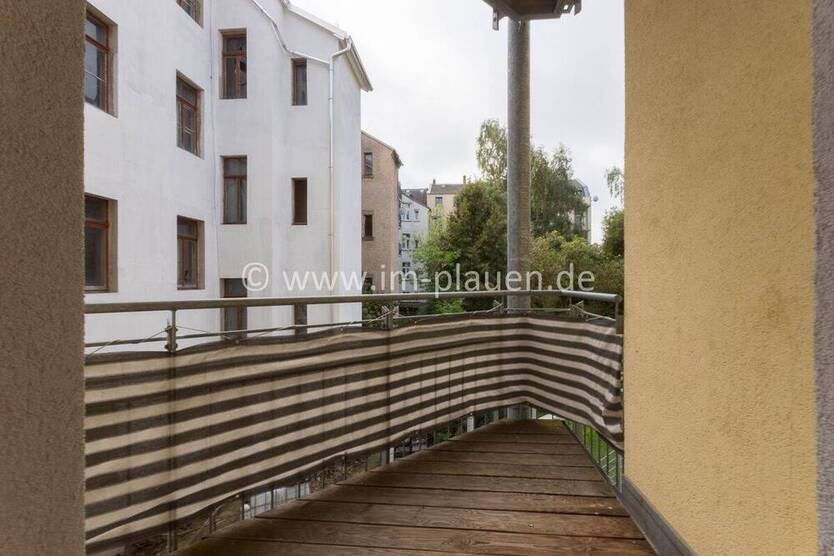 Plauen-Haselbrunn: Günstige 2-Zimmerwohnung mit Balkon & EBK