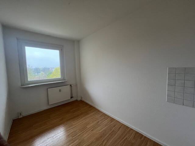 Etagenwohnung Zwickau Pölbitz - 3 Zimmer, 70 m&sup2;, 325&euro; | Angebot:26189605