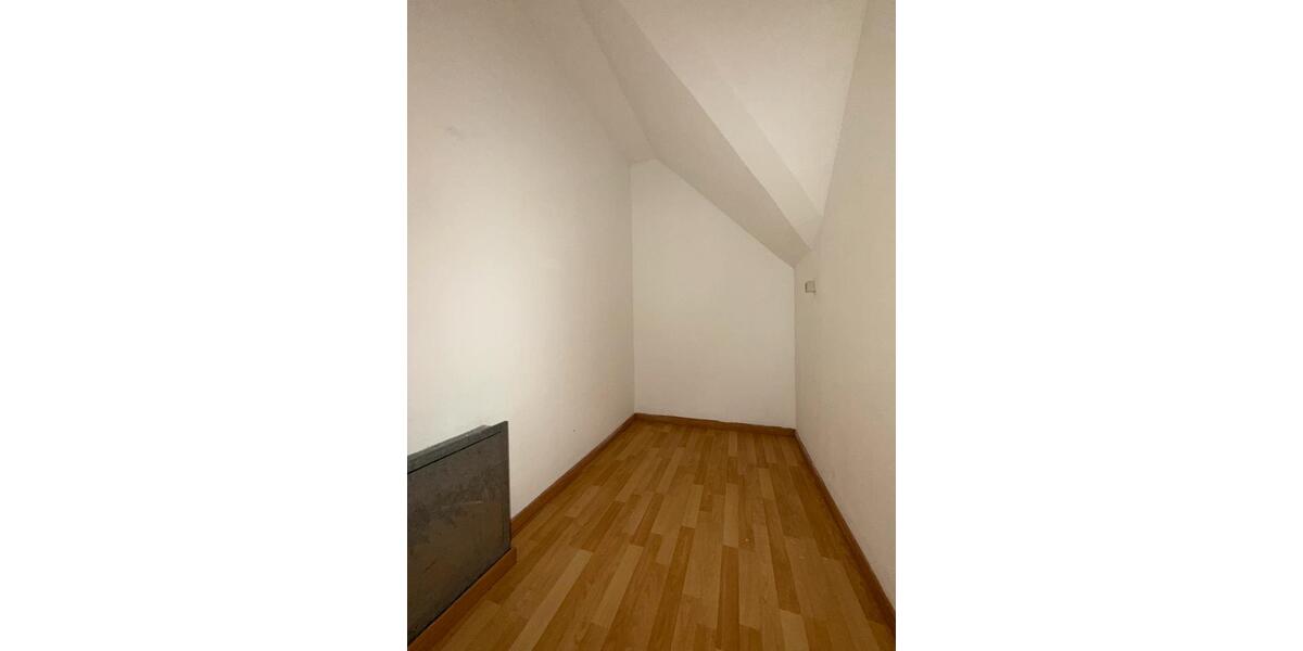 Dachgeschoßwohnung Sangerhausen - 3 Zimmer, 86 m&sup2;, 600&euro; | Angebot:26656969