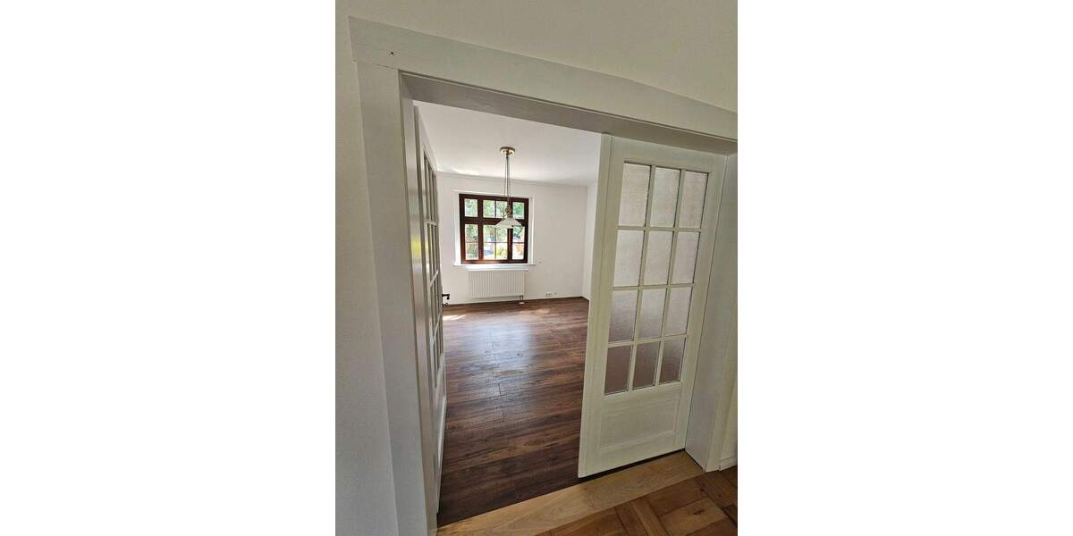 Einfamilienhaus Großpösna - 8 Zimmer, 217 m&sup2;, 2.520&euro; | Angebot:25880904