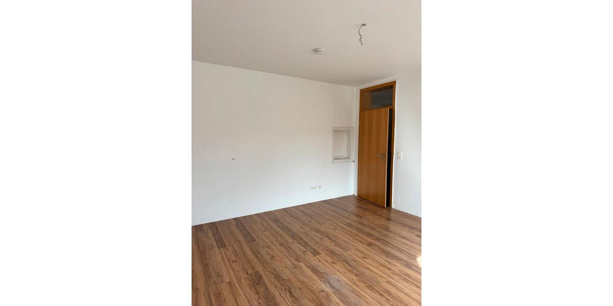 Wohnen auf Zeit Wilhelmshaven - 5 Zimmer, 165 m&sup2;, 300&euro; | Angebot:25956971