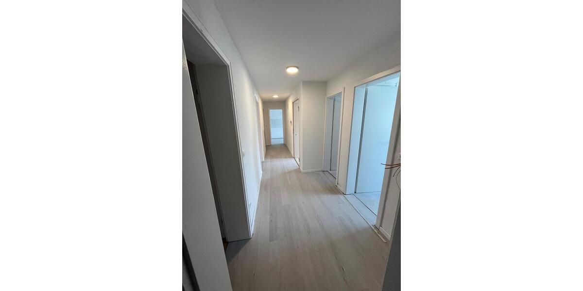 Etagenwohnung Baltmannsweiler - 4 Zimmer, 87 m&sup2;, 1.200&euro; | Angebot:26634518