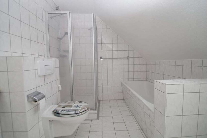 Familien aufgepasst! Schöne Doppelhaushälfte mit Keller + Stellplatz nahe Halle (Saale)! 4 zimmer