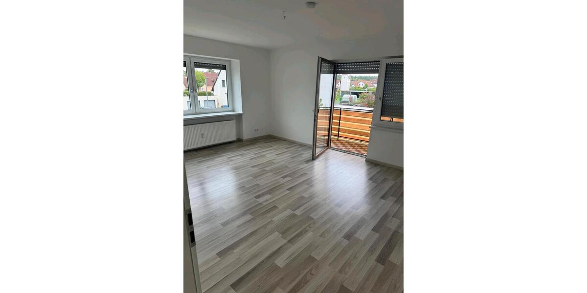 Etagenwohnung Weiherhammer - 4 Zimmer, 105 m&sup2;, 900&euro; | Angebot:26517623