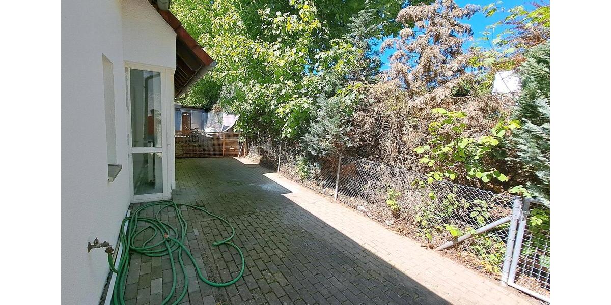 Bungalow Landau in der Pfalz - 8 Zimmer, 219 m&sup2;, 2.650&euro; | Angebot:26445773