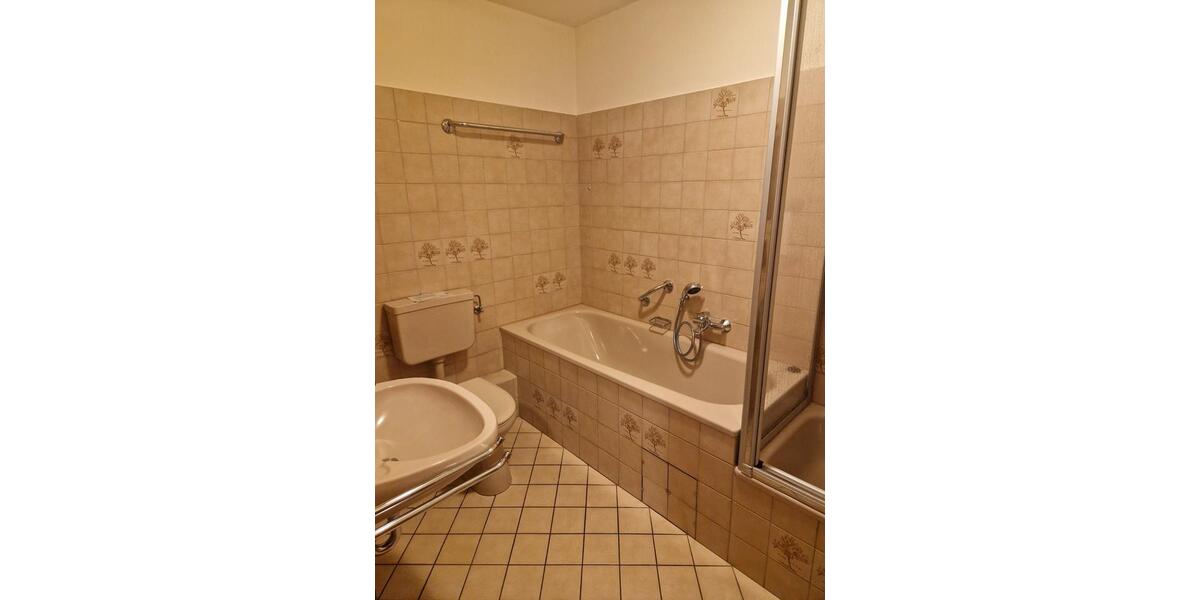 Etagenwohnung Wuppertal Gemarkung Barmen - 3 Zimmer, 84 m&sup2;, 750&euro; | Angebot:26033827