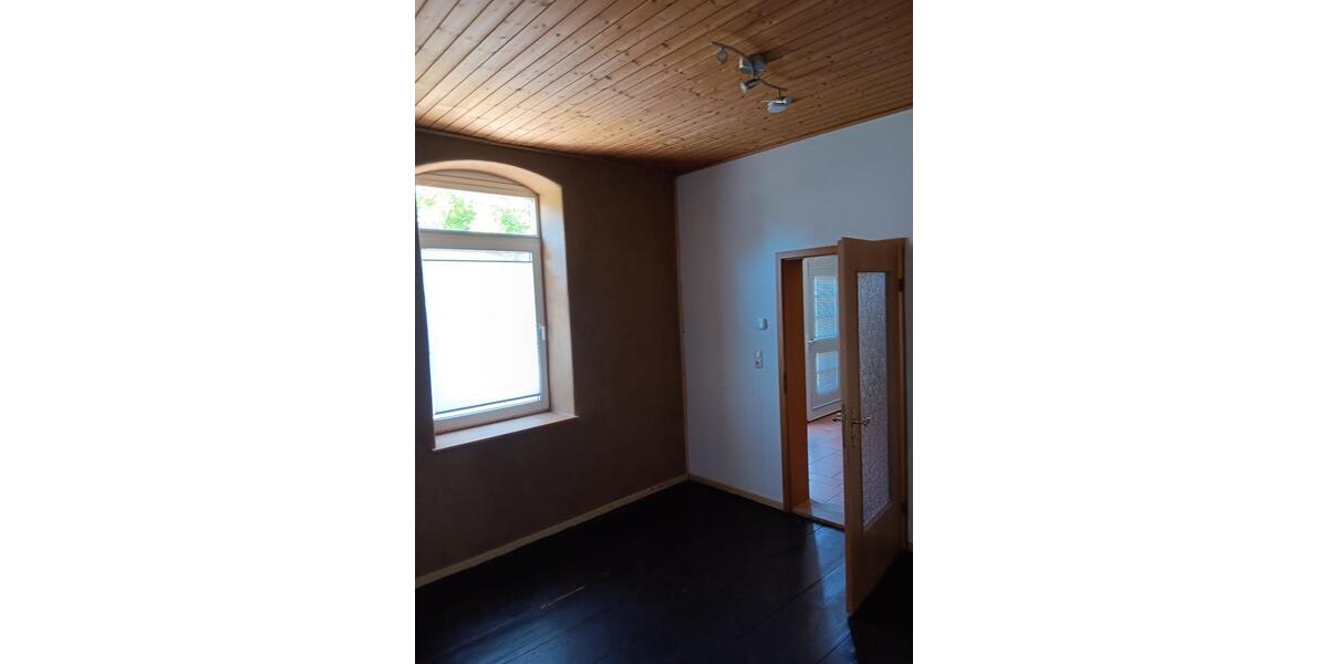 Erdgeschoßwohnung Wedemark - 5 Zimmer, 160 m&sup2;, 990&euro; | Angebot:26633446