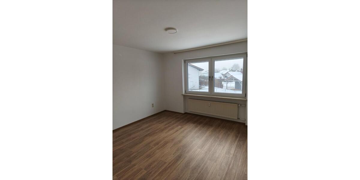 Etagenwohnung Plattling - 3 Zimmer, 61 m&sup2;, 570&euro; | Angebot:24582839