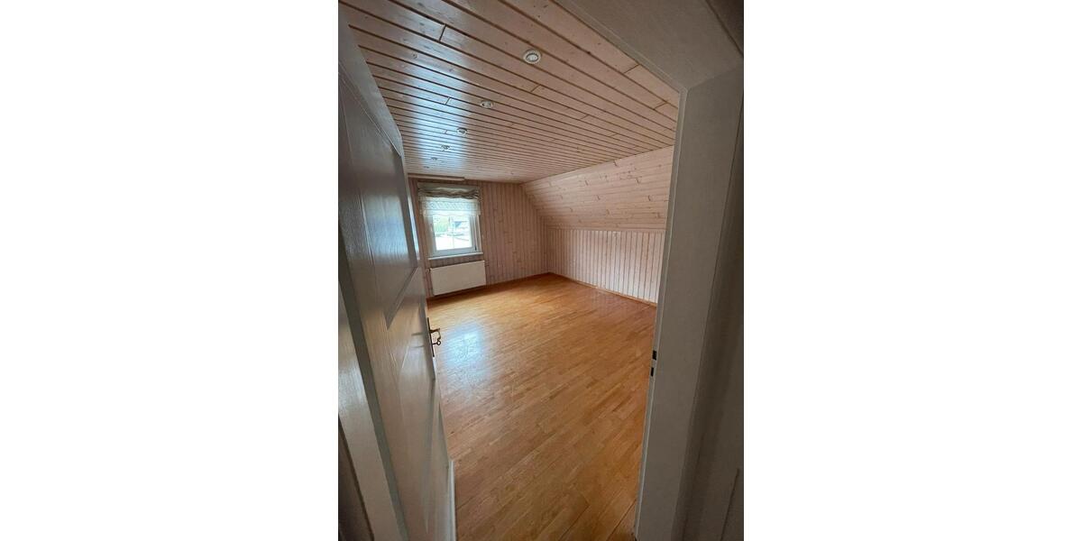 Dachgeschoßwohnung Sinn - 3 Zimmer, 90 m&sup2;, 936&euro; | Angebot:26367329