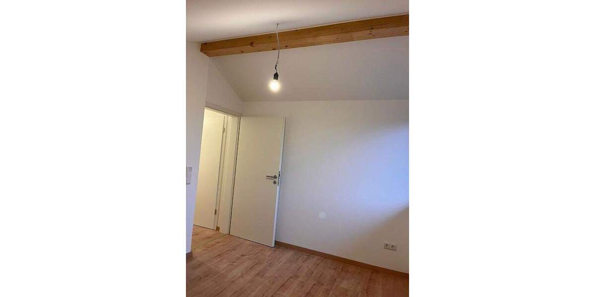 Schöne Doppelhaushälfte 5 zimmer