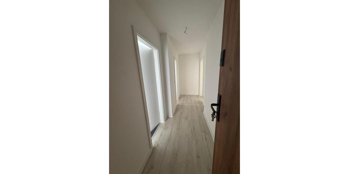 Dachgeschoßwohnung Zeitz - 1.5 Zimmer, 53 m&sup2;, 344&euro; | Angebot:26222986
