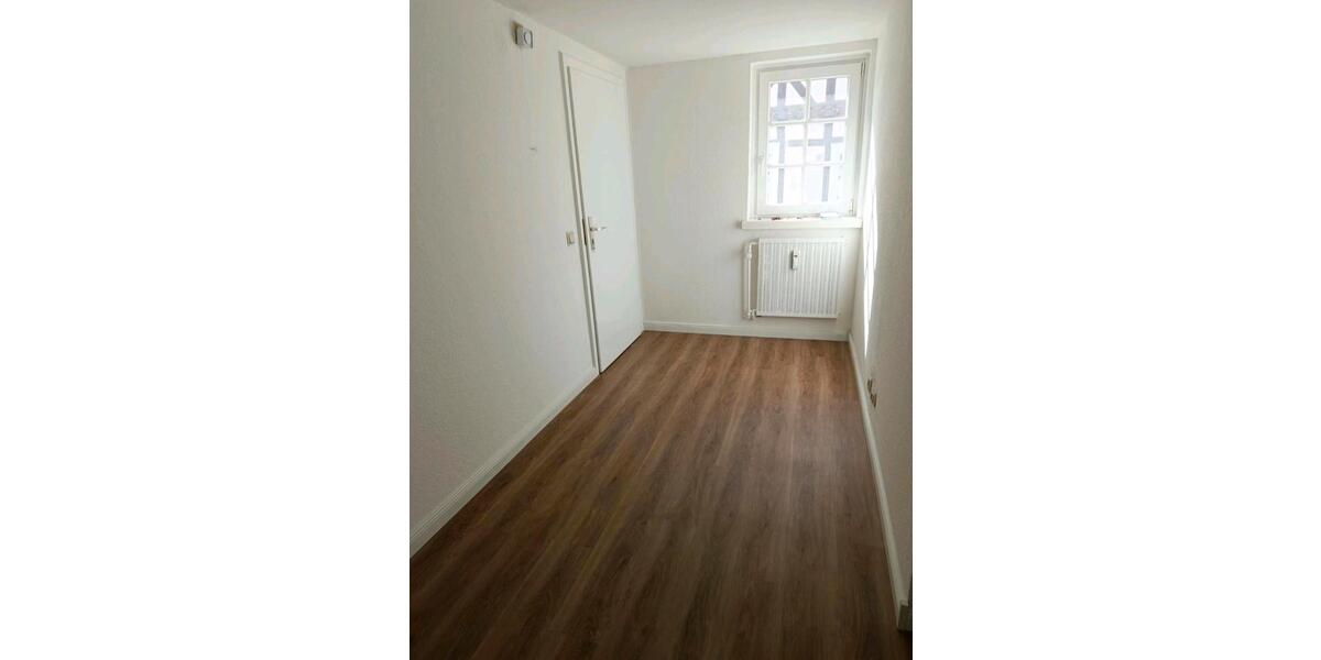 Etagenwohnung Bebra - 5 Zimmer, 100 m&sup2;, 575&euro; | Angebot:26577788