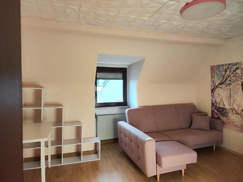 45m2 Wohnung im 2. OG zimmer