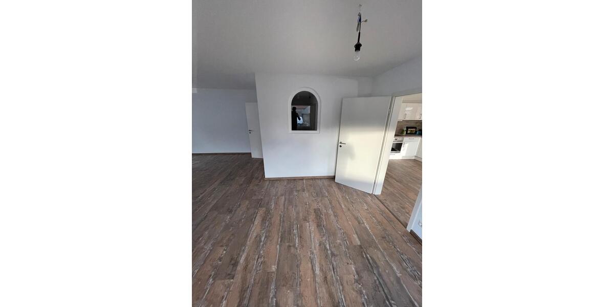 Erdgeschoßwohnung Brackenheim - 3 Zimmer, 110 m&sup2;, 1.300&euro; | Angebot:24638374