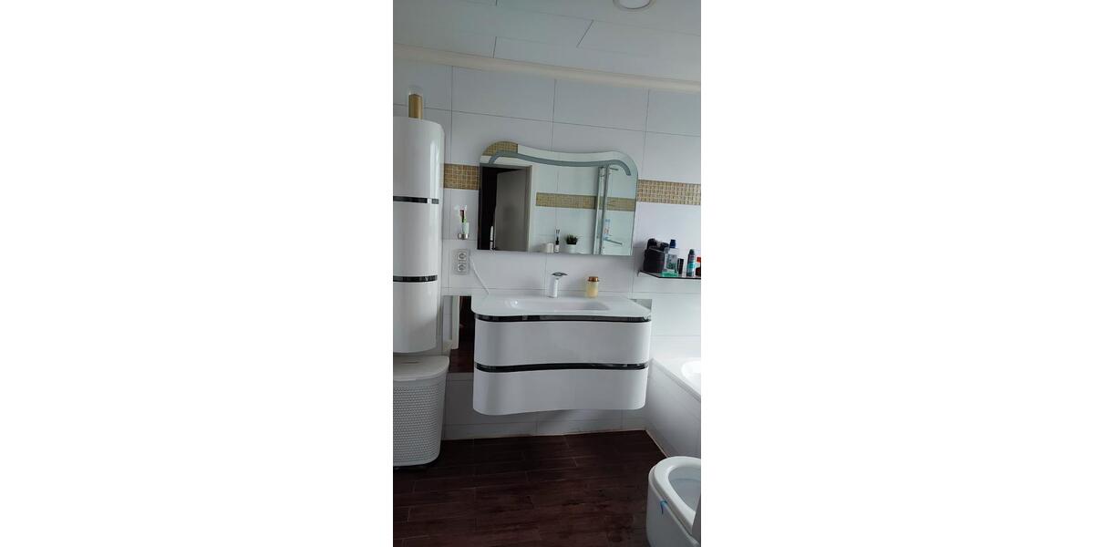 Etagenwohnung Hennef (Sieg) - 1 Zimmer, 150 m&sup2;, 500&euro; | Angebot:26626176