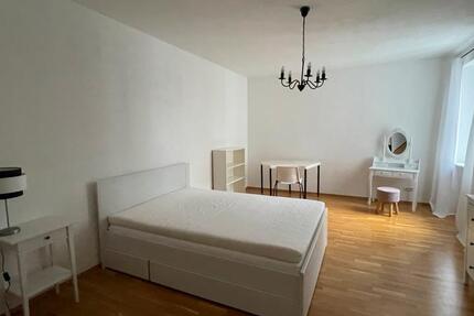 Schönes großes WG-Zimmer in Schwabing West zimmer