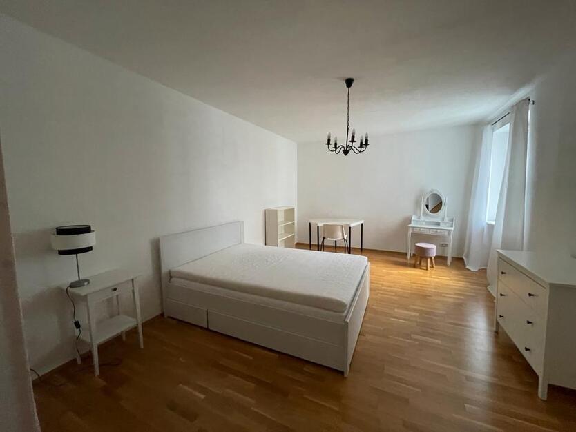 Schönes großes WG-Zimmer in Schwabing West zimmer