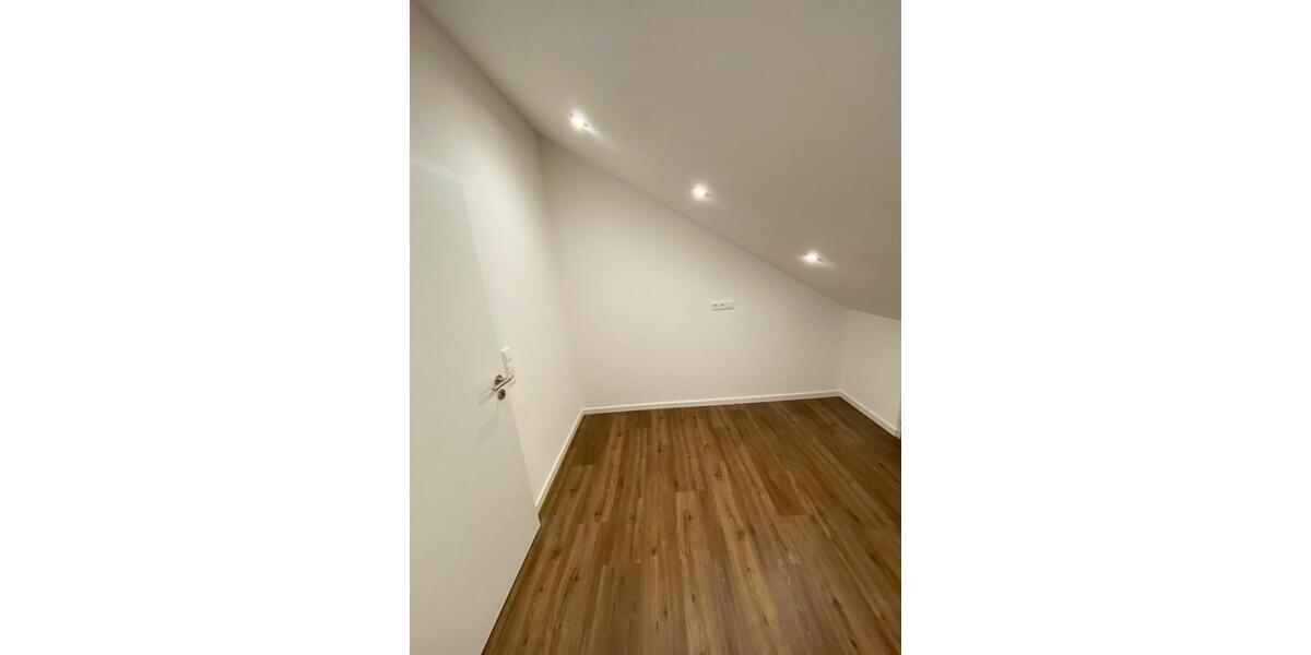 Dachgeschoßwohnung Crailsheim - 3 Zimmer, 76 m&sup2;, 1.080&euro; | Angebot:25044509