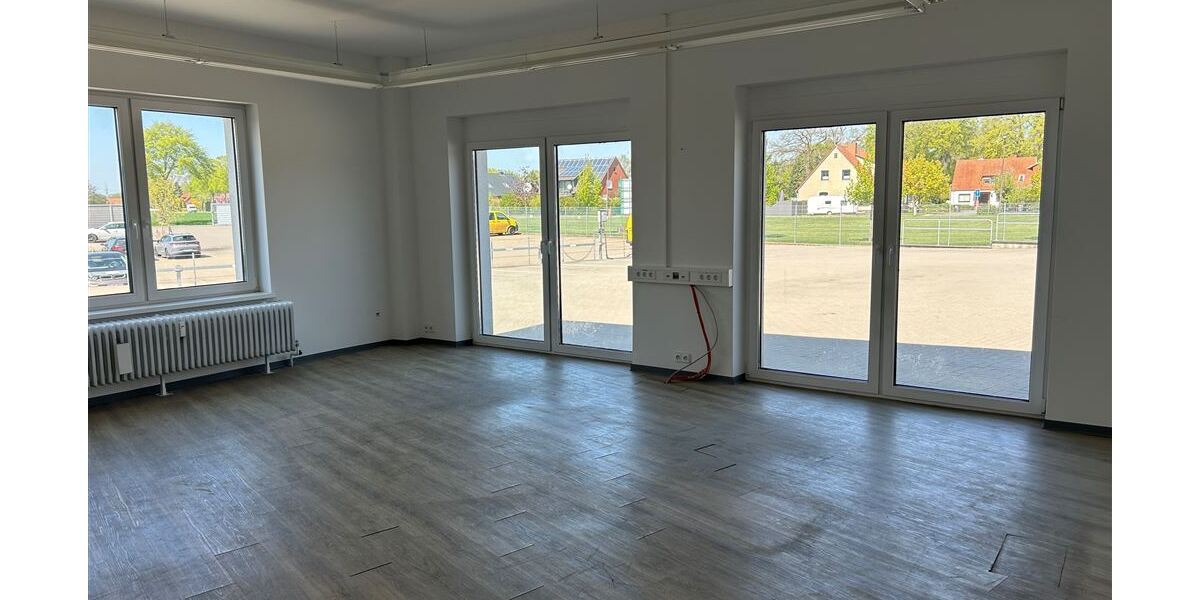 Interessante Lagerhalle mit Laderampen u. Bürofläche - Gewerbeobjekt Steyerberg | Angebot:26858109