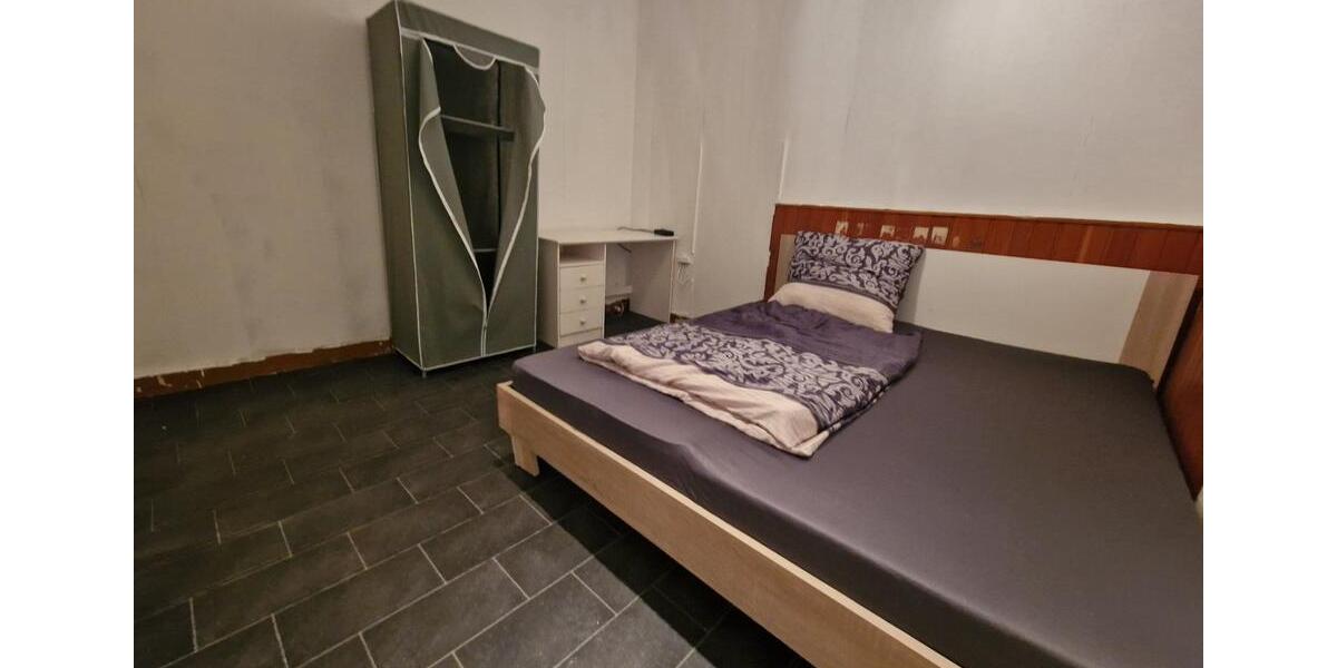 Wohnen auf Zeit Langenfeld (Rheinland) - 8 Zimmer, 150 m&sup2;, 550&euro; | Angebot:25550404