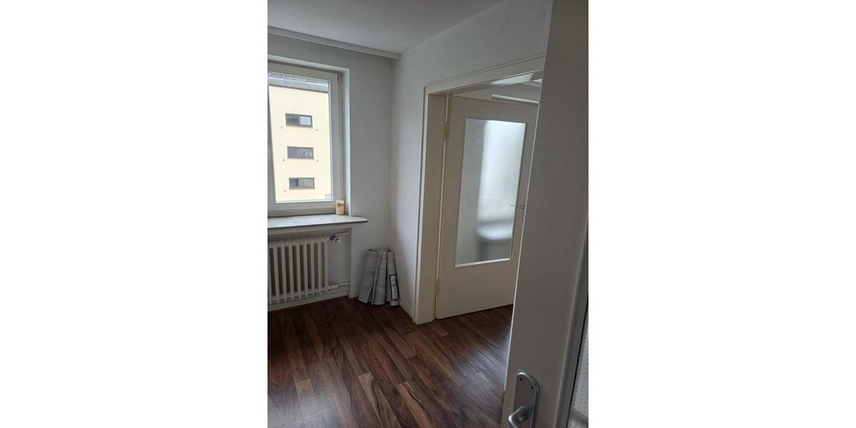 Etagenwohnung Kassel - 3 Zimmer, 81 m&sup2;, 800&euro; | Angebot:26265665