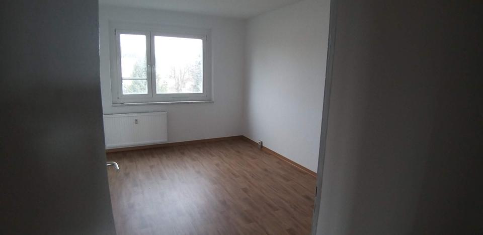 Etagenwohnung Ebersbach-Neugersdorf Neugersdorf - 3 Zimmer, 70 m&sup2;, 389&euro; | Angebot:24716877